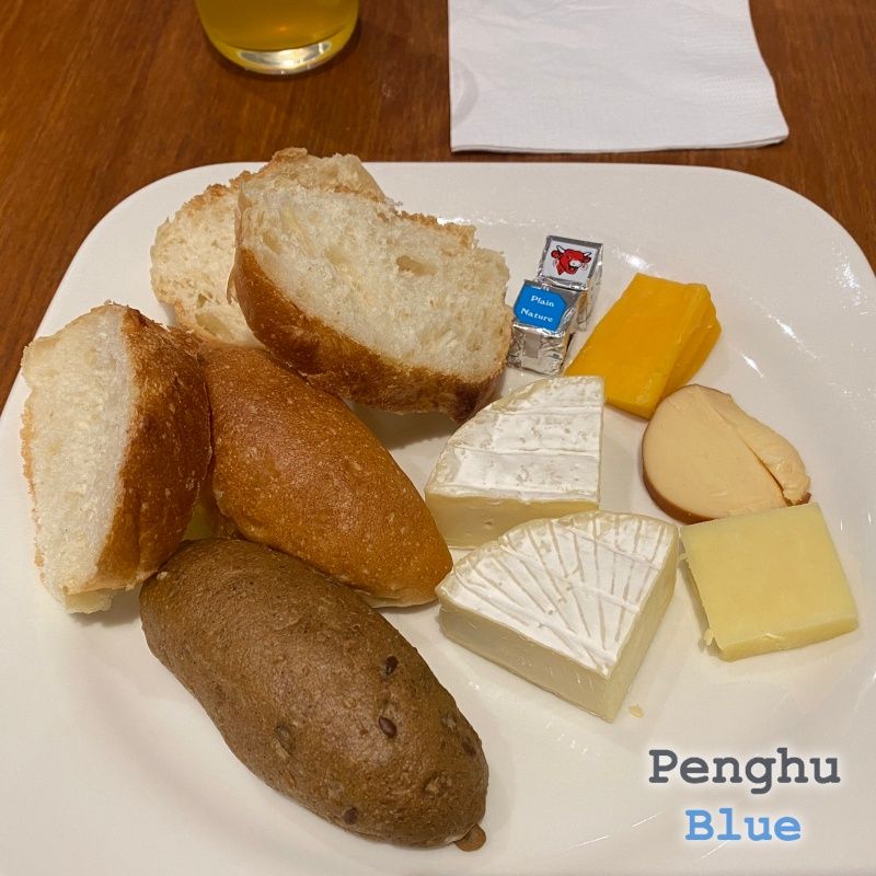 宜客樂（イークールー/THE eatery）パンとチーズ類