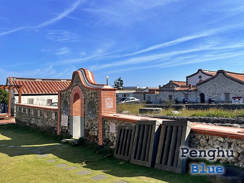 伝統的な古民家が並ぶ二崁聚落